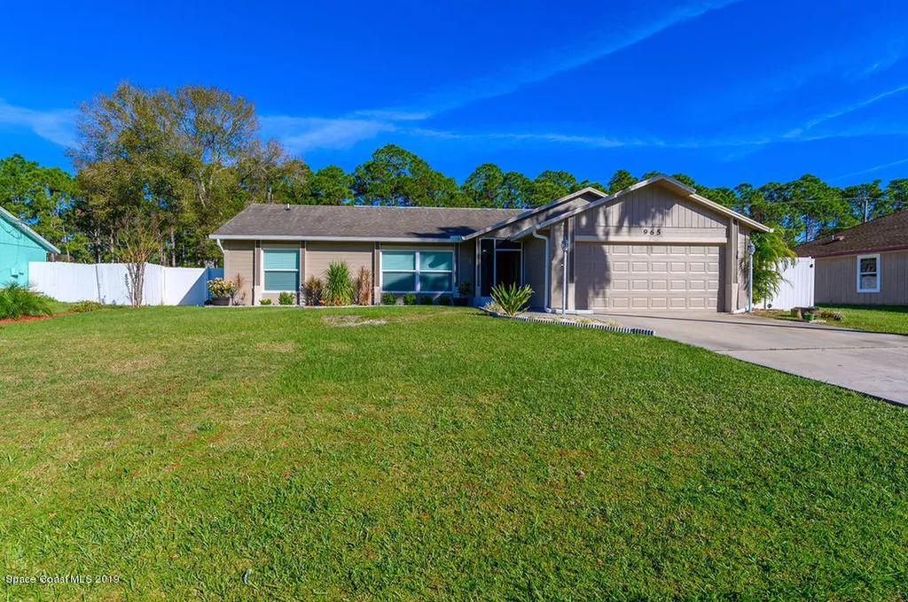 965 Albion Street NW Palm Bay FL 32907
