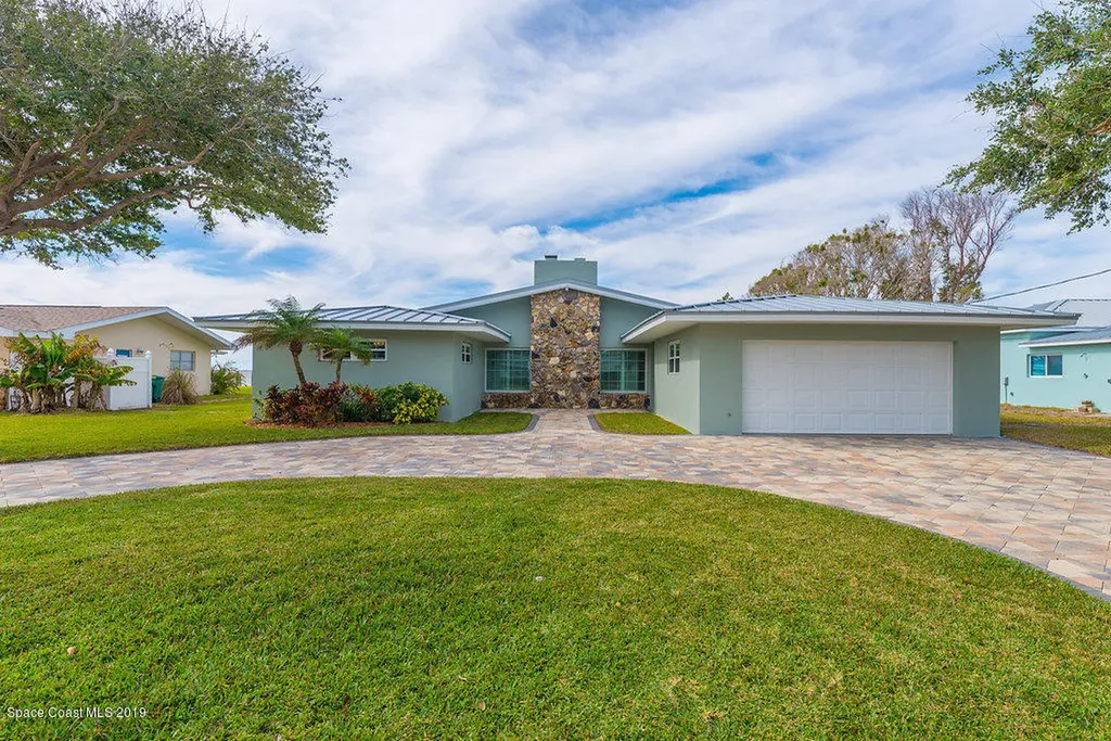 29 W Point Drive Cocoa Beach FL 32931