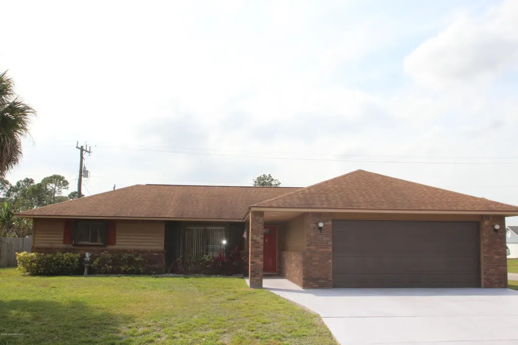 1290 Nienburg Avenue NW Palm Bay FL 32907