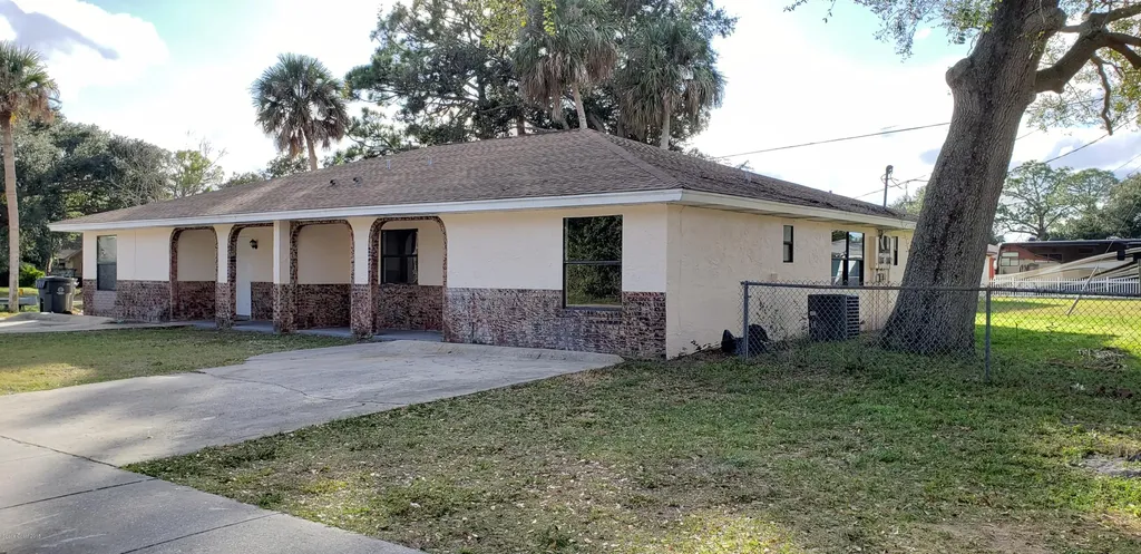 2100 S Deleon Avenue Titusville FL 32780