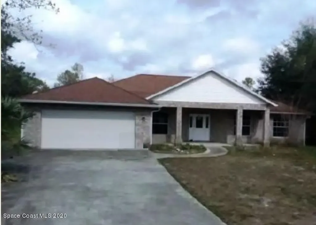3520 Gloria Avenue Mims FL 32754