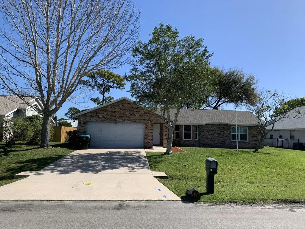 1335 Olden Avenue NW Palm Bay FL 32907