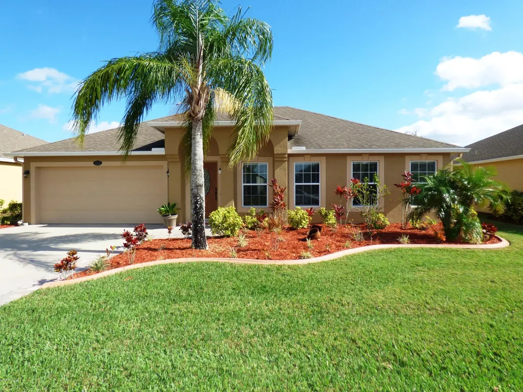 2014 Snapdragon Drive NW Palm Bay FL 32907