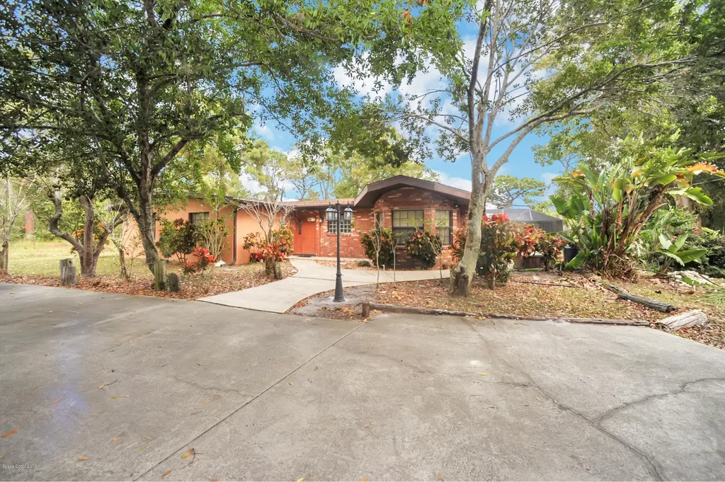 1341 Tropicana Road NE Palm Bay FL 32905