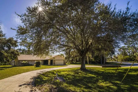 195 Canal Avenue Oak Hill FL 32759