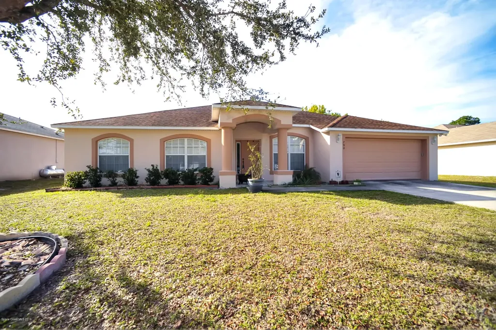 790 Grandeur Street SE Palm Bay FL 32909