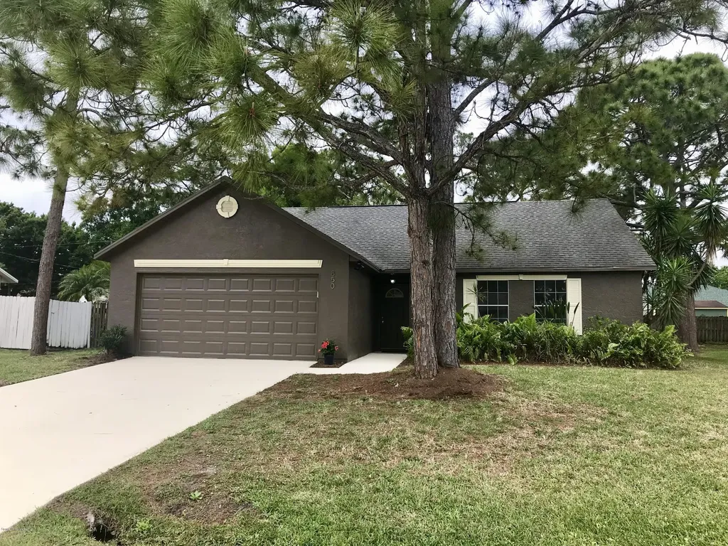 850 Hawaii Avenue NW Palm Bay FL 32907