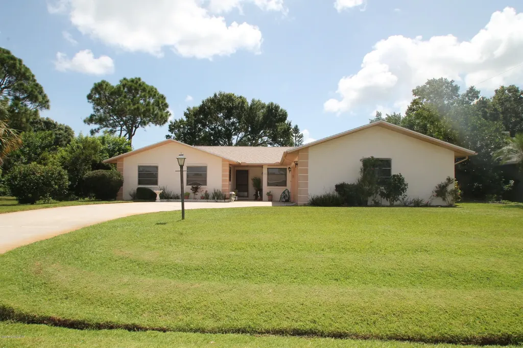 682 Jenkins Street Sebastian FL 32958