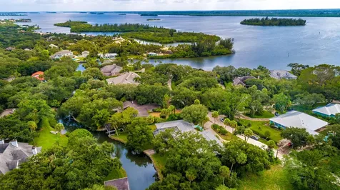 1512 E Camino Del Rio Vero Beach FL 32963