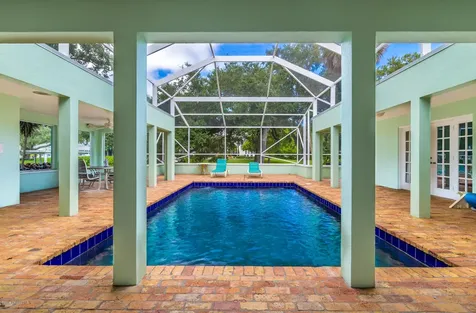 1512 E Camino Del Rio Vero Beach FL 32963