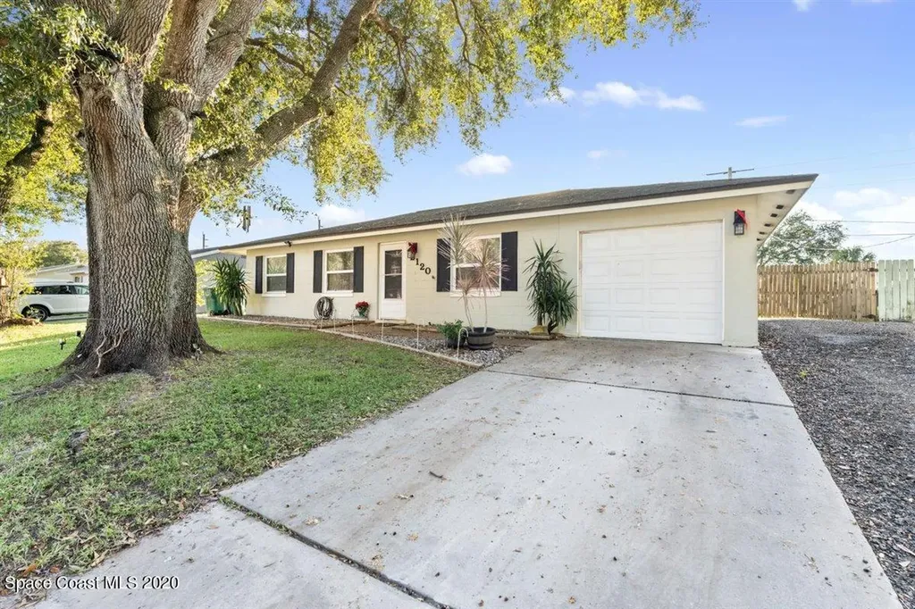 2120 Watts Drive Mims FL 32754