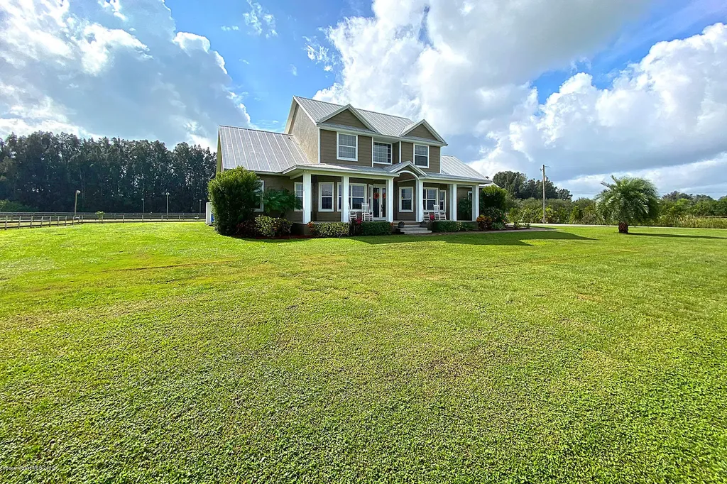 7045 37th Street Vero Beach FL 32966