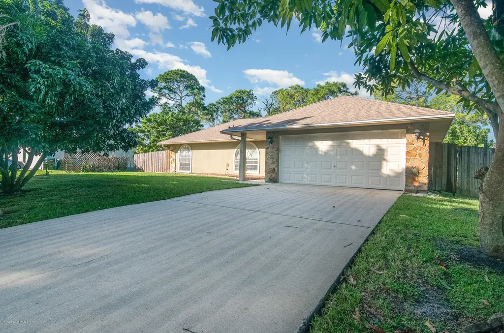 1223 Helliwell Street NW Palm Bay FL 32907