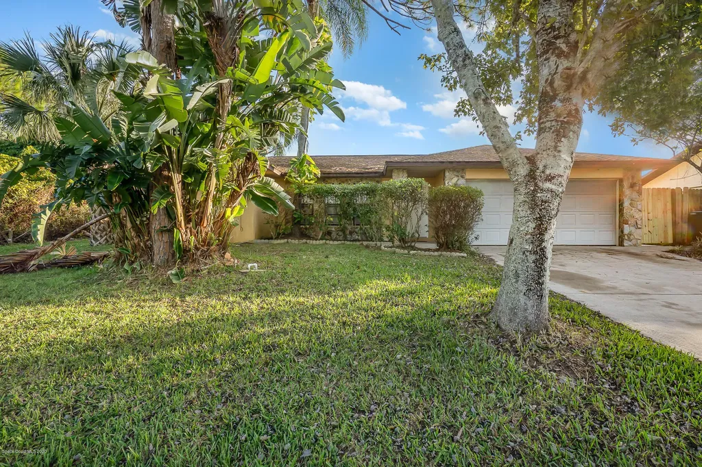 890 Douglas Street SE Palm Bay FL 32909