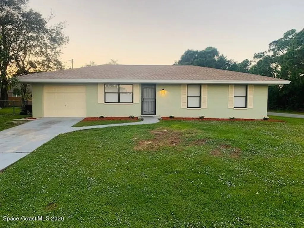 620 Aguero Avenue SE Palm Bay FL 32909