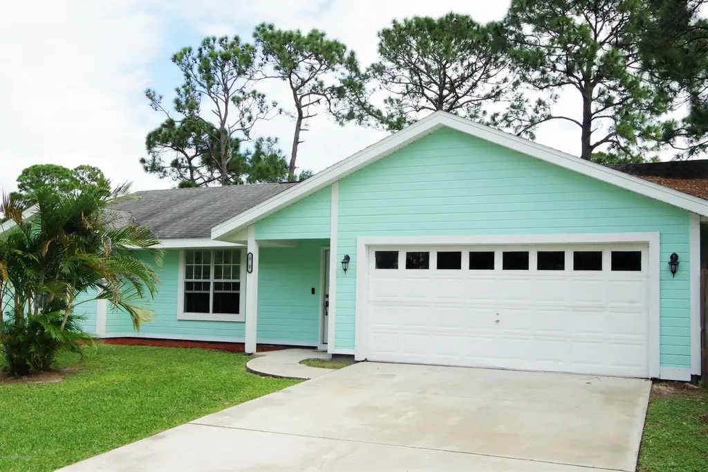 581 David Circle SW Palm Bay FL 32908