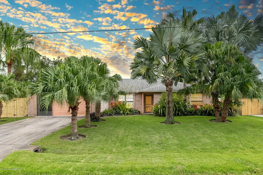 956 Elmont Street NW Palm Bay FL 32907