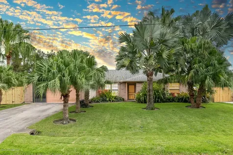 956 Elmont Street NW Palm Bay FL 32907