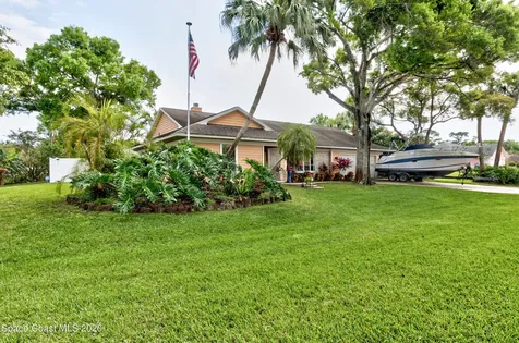 366 28th Court SW Vero Beach FL 32968