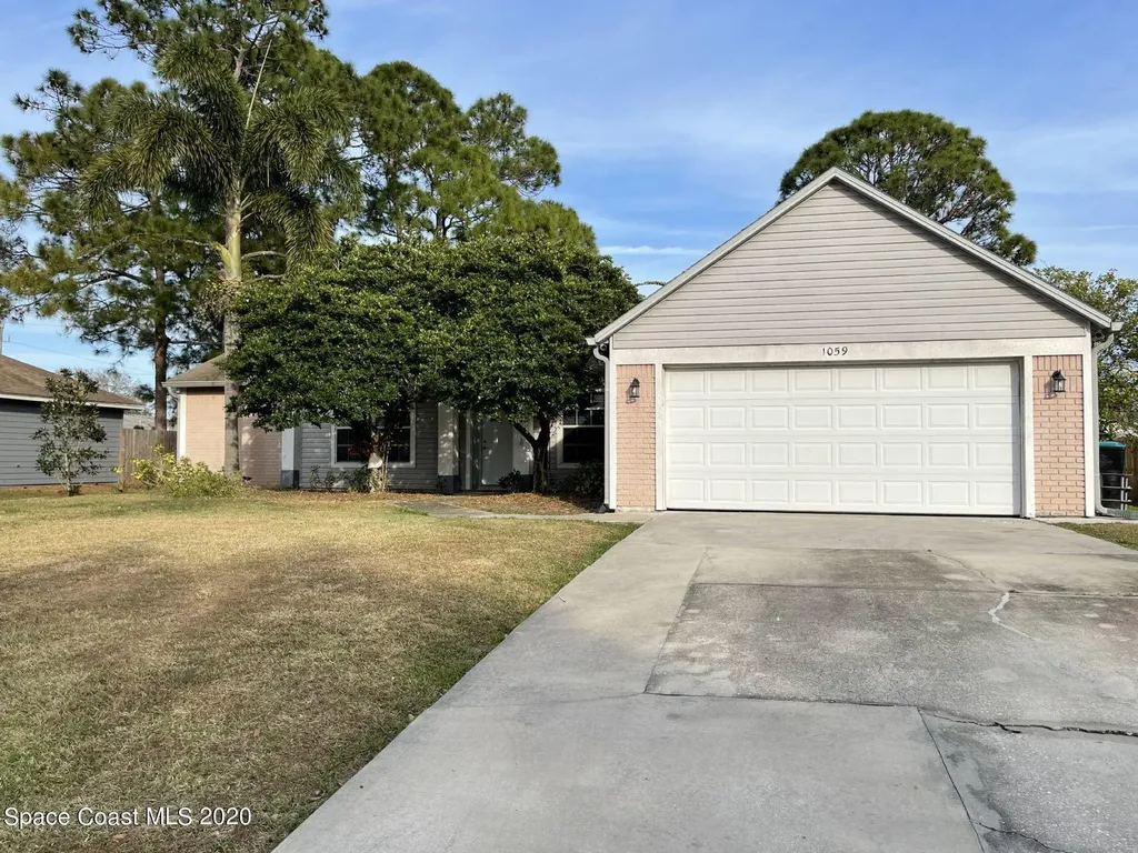 1059 Lee Avenue NW Palm Bay FL 32907