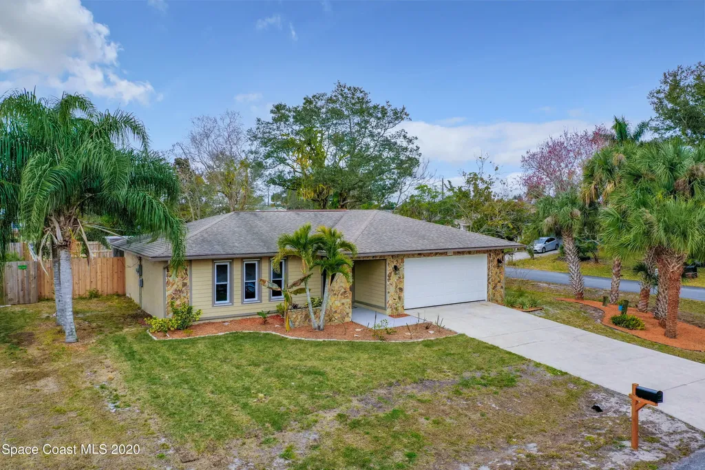 598 Minor Avenue NE Palm Bay FL 32907