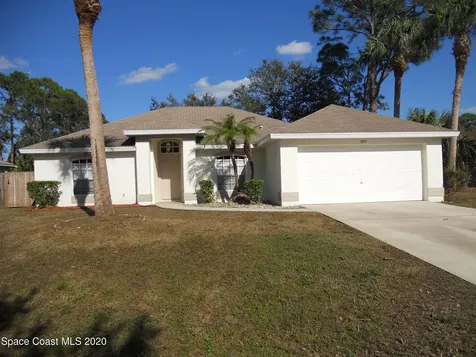 599 Evergreen Street NE Palm Bay FL 32907