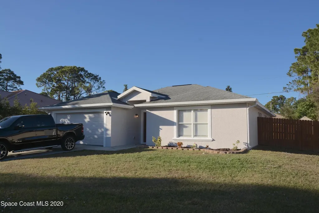 775 Autumn Street SE Palm Bay FL 32909