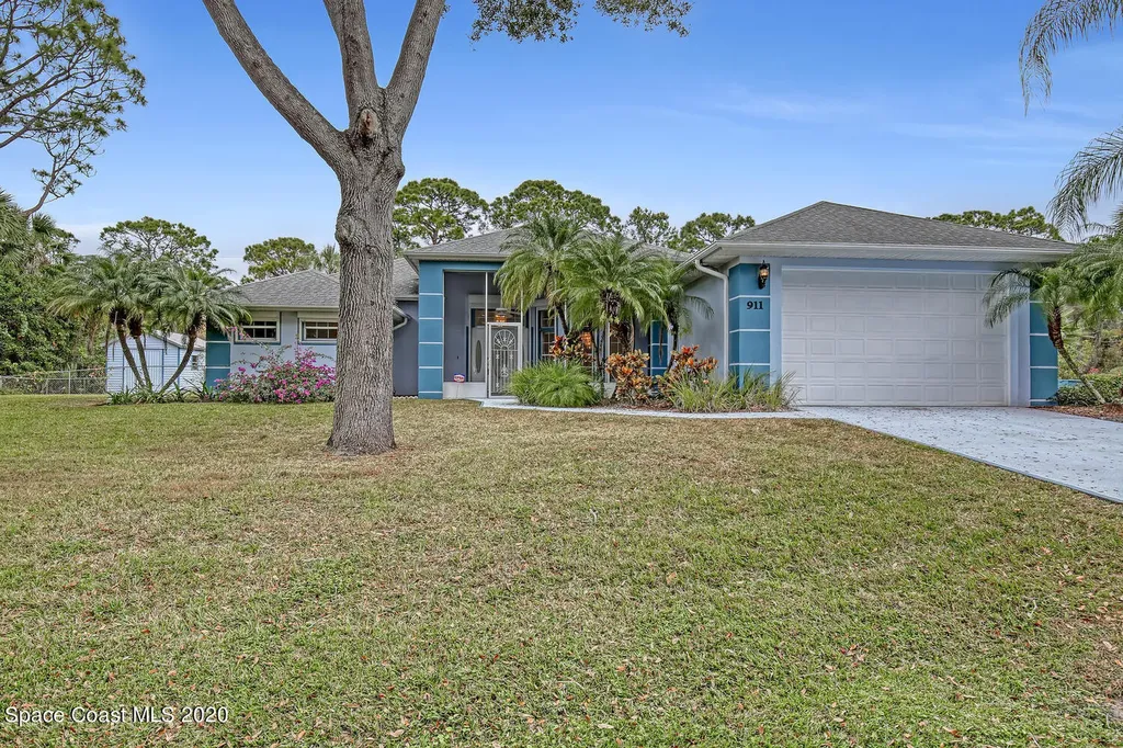 911 Salina Street SE Palm Bay FL 32909