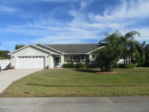 1061 Pembroke Avenue NE Palm Bay FL 32907