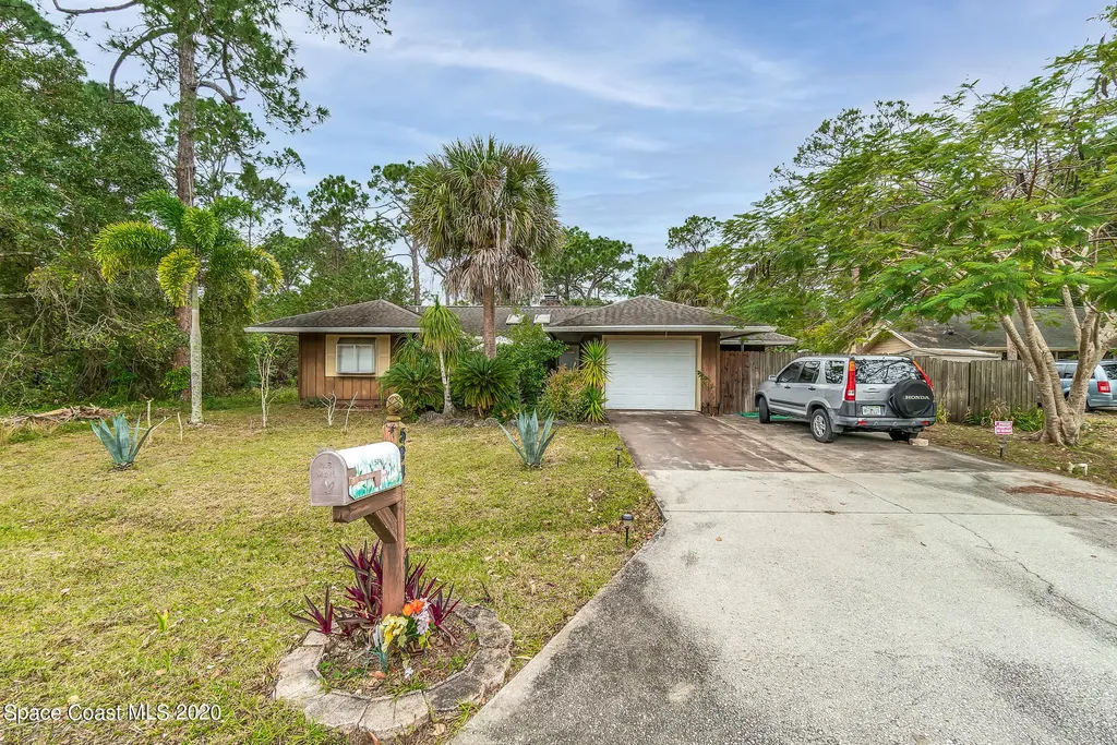 524 Commodore Avenue NW Palm Bay FL 32907
