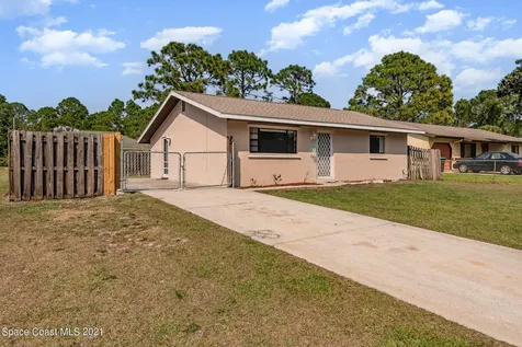 1303 Waffle Street SE Palm Bay FL 32909