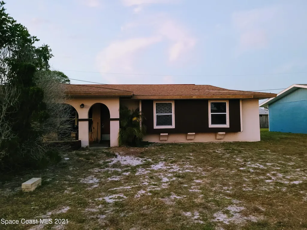 3211 Edgewood Drive NE Palm Bay FL 32905