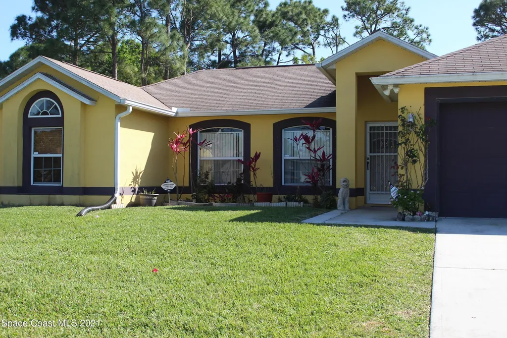 1526 Heartwellville Street NW Palm Bay FL 32907