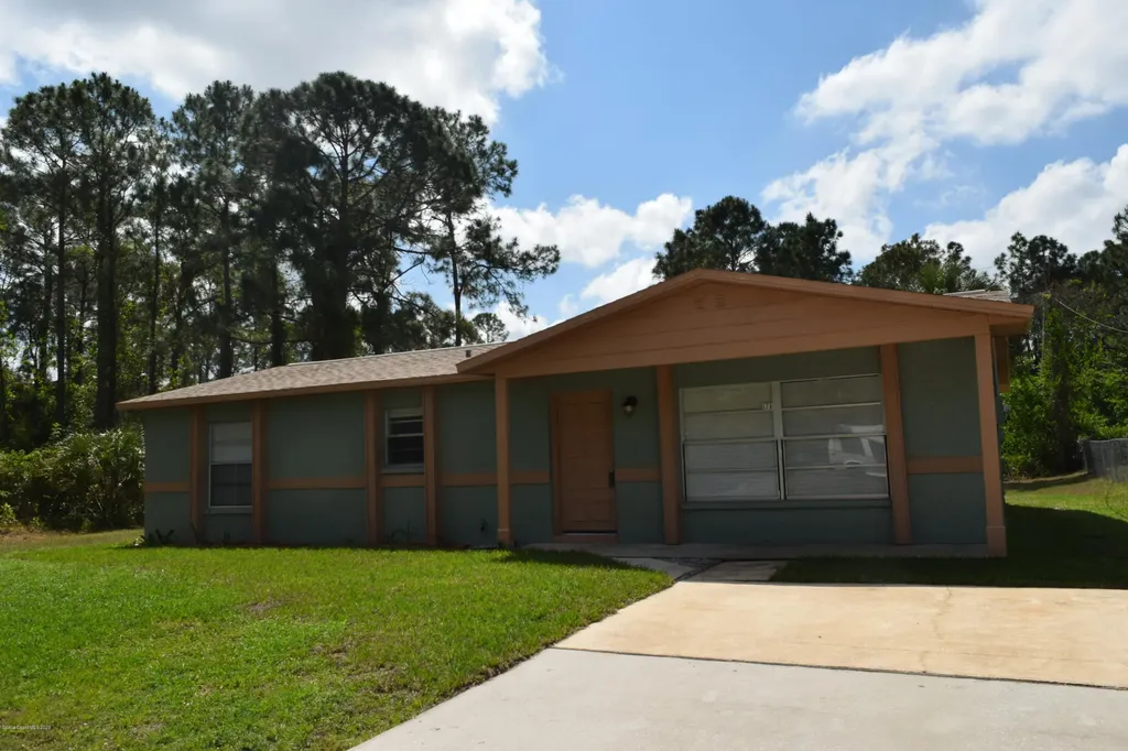 178 Okeefe Street SE Palm Bay FL 32909