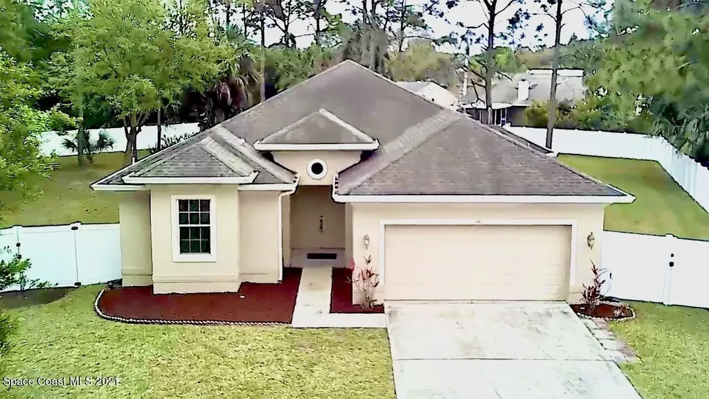 200 Umber Street NW Palm Bay FL 32907