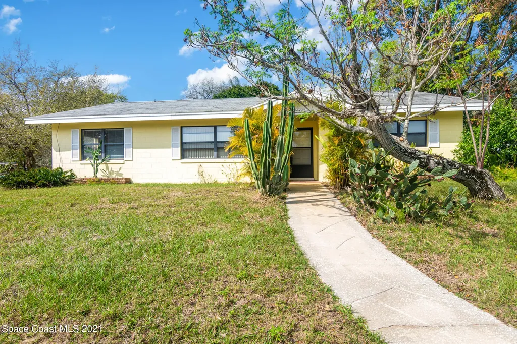 602 West Court Titusville FL 32796