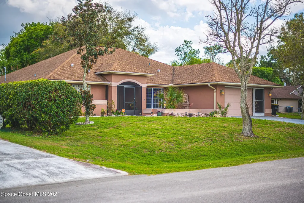 1601 Kanabec Avenue NW Palm Bay FL 32907