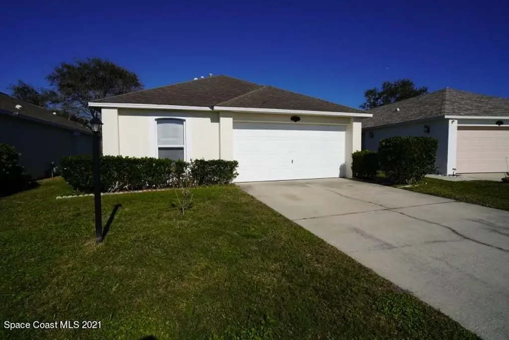 2067 Majestic Pine Court NE Palm Bay FL 32905