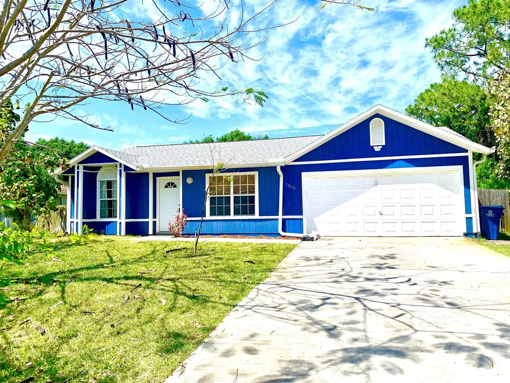 1565 Giles Street NW Palm Bay FL 32907