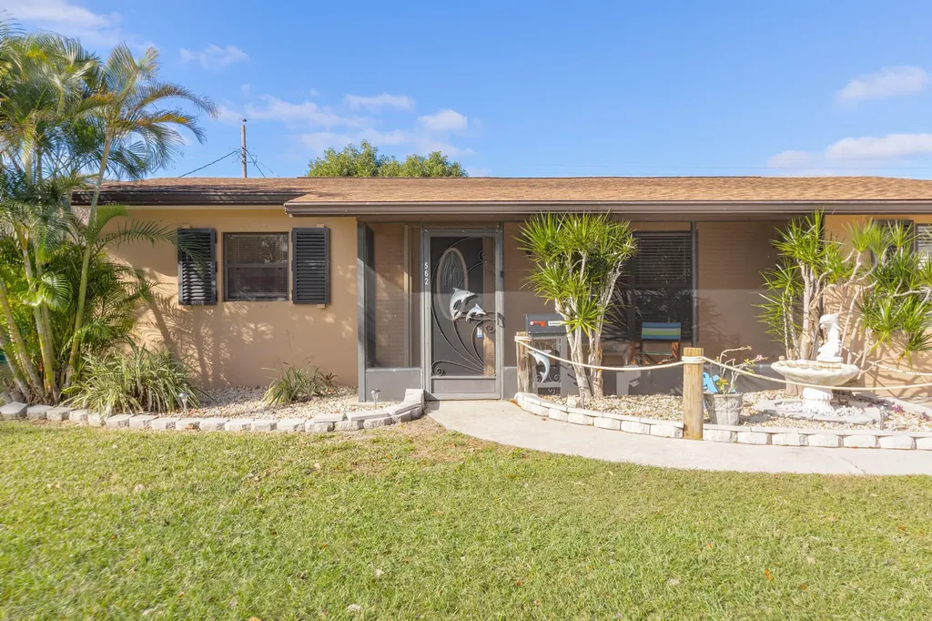 562 Clarke Avenue Melbourne FL 32935