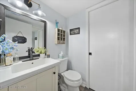 2113 Vista Oaks Circle NE Palm Bay FL 32905