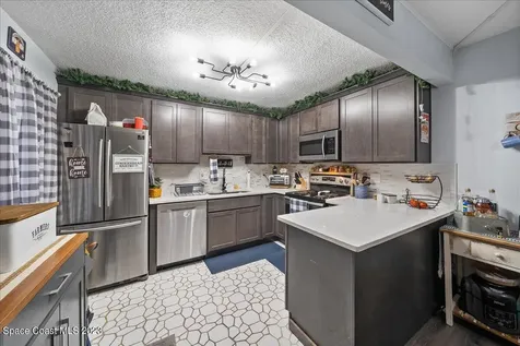 2113 Vista Oaks Circle NE Palm Bay FL 32905