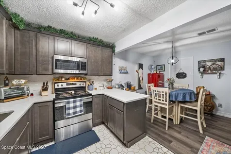2113 Vista Oaks Circle NE Palm Bay FL 32905