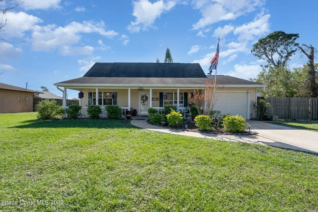 1670 Sadigo Street SE Palm Bay FL 32909
