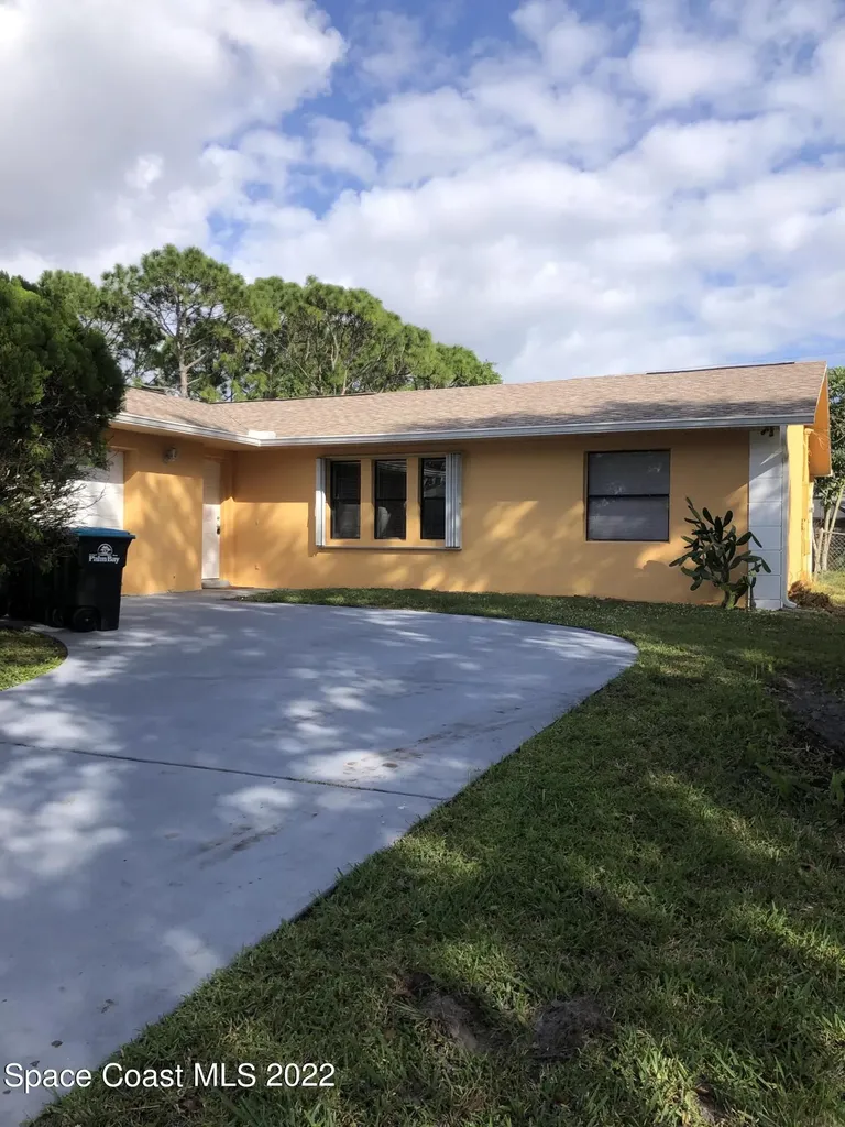 1051 Helena Avenue NW Palm Bay FL 32907
