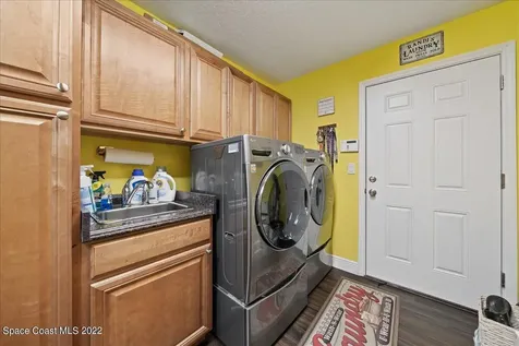 2076 S Courtenay Parkway Merritt Island FL 32952