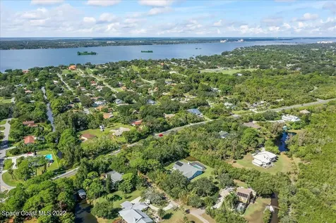 2076 S Courtenay Parkway Merritt Island FL 32952