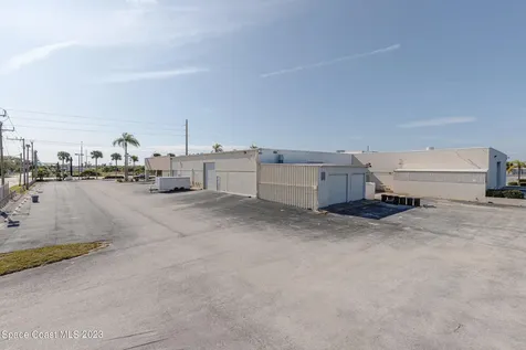 1850 E Merritt Island Causeway Merritt Island FL 32952