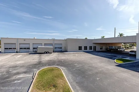 1850 E Merritt Island Causeway Merritt Island FL 32952