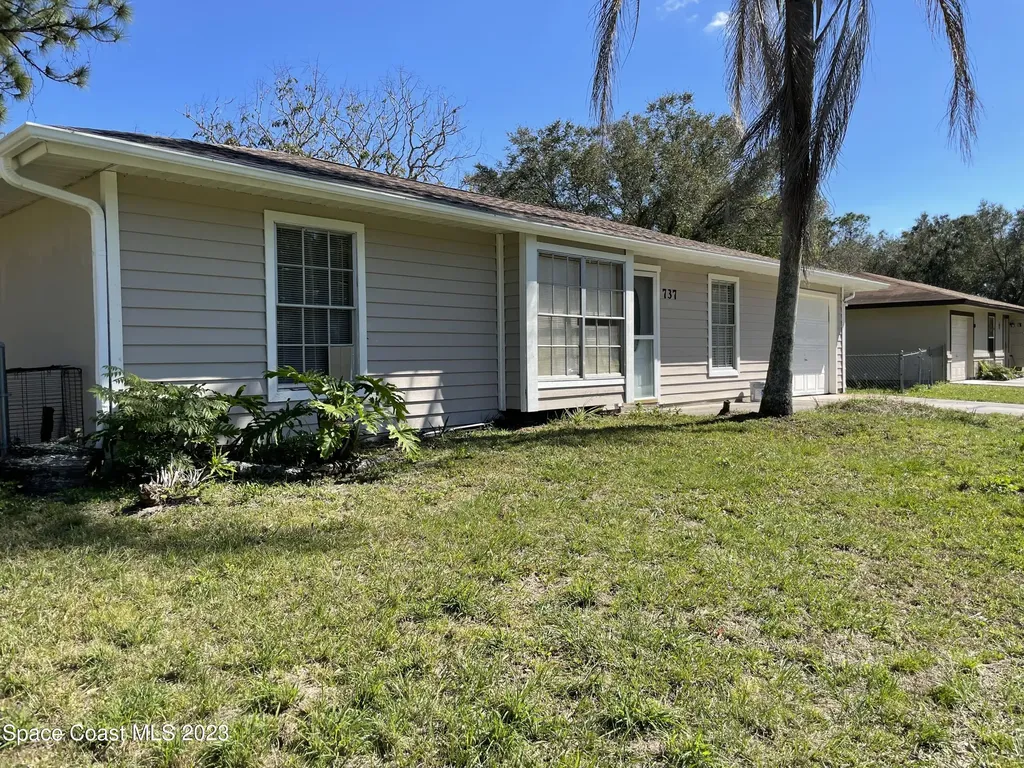 737 Santo Domingo Avenue SW Palm Bay FL 32908